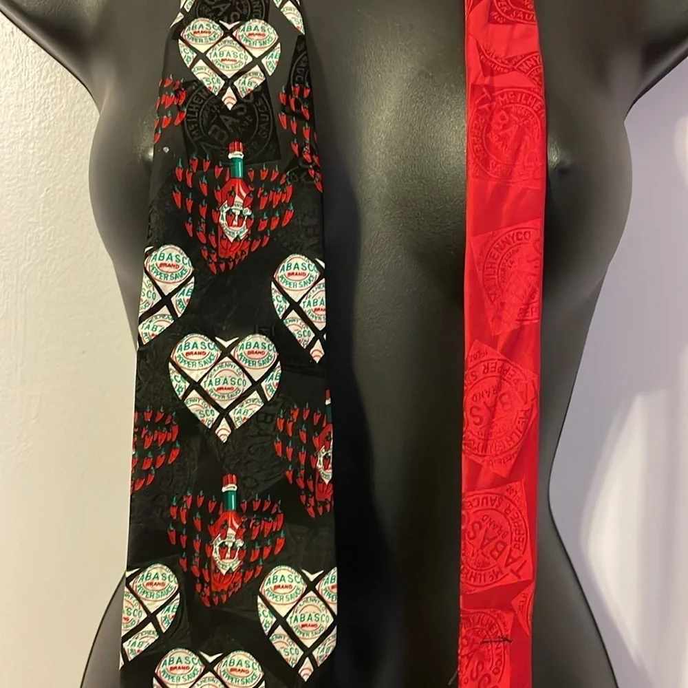 Tabasco Belk Heart Valentine’s Hot Pepper Black Red Necktie Tie Silk